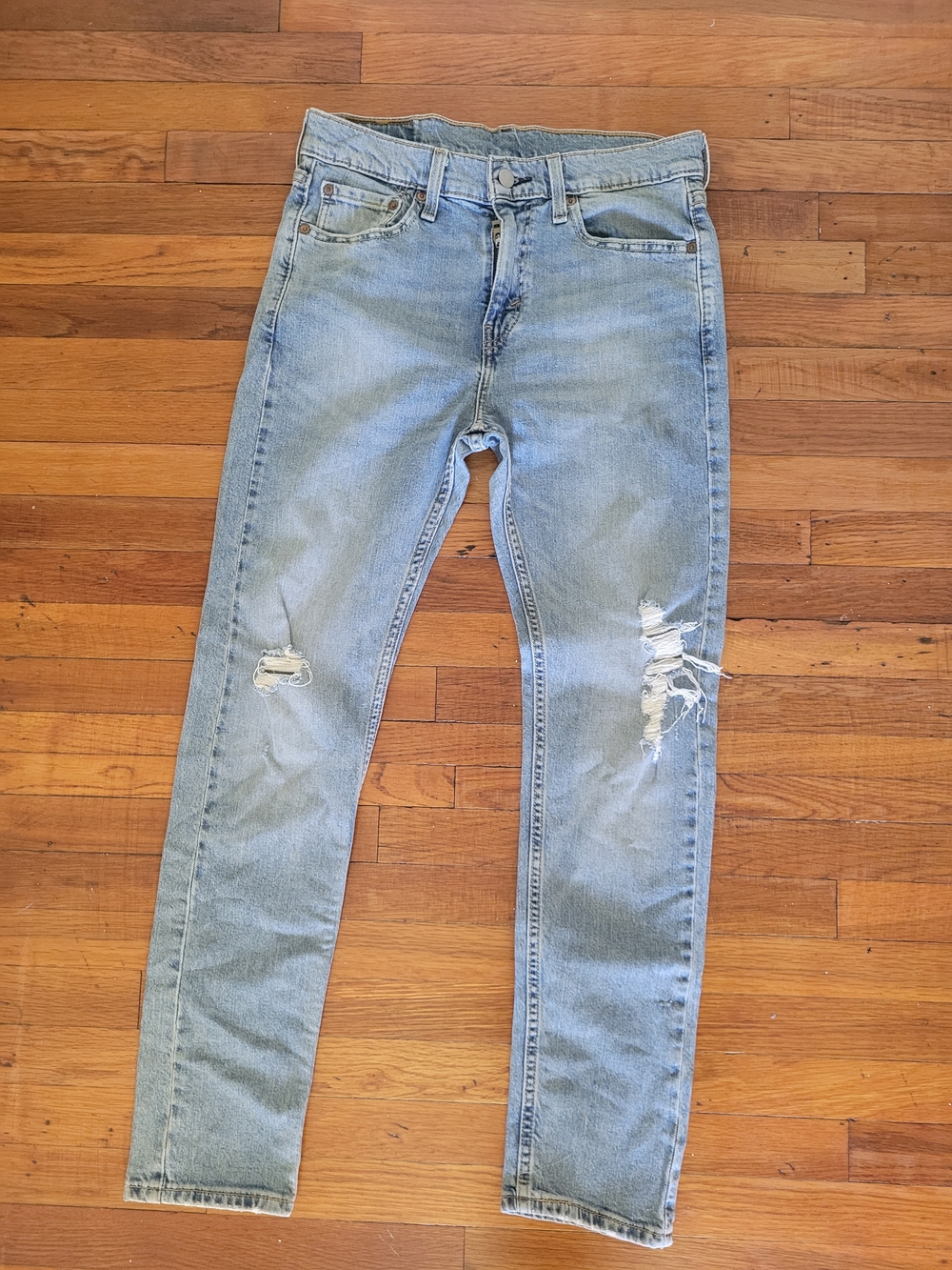 Levi's 550 33x30 Light Blue Denim Jeans
